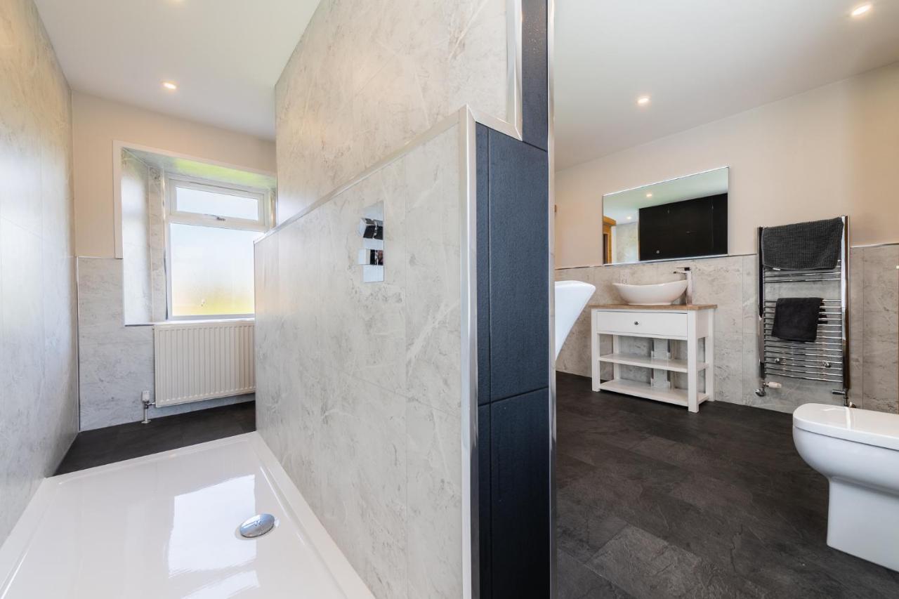 Nether Newton - Sleeps 12, Hottub, Sauna, Private Garden Newmilns Luaran gambar